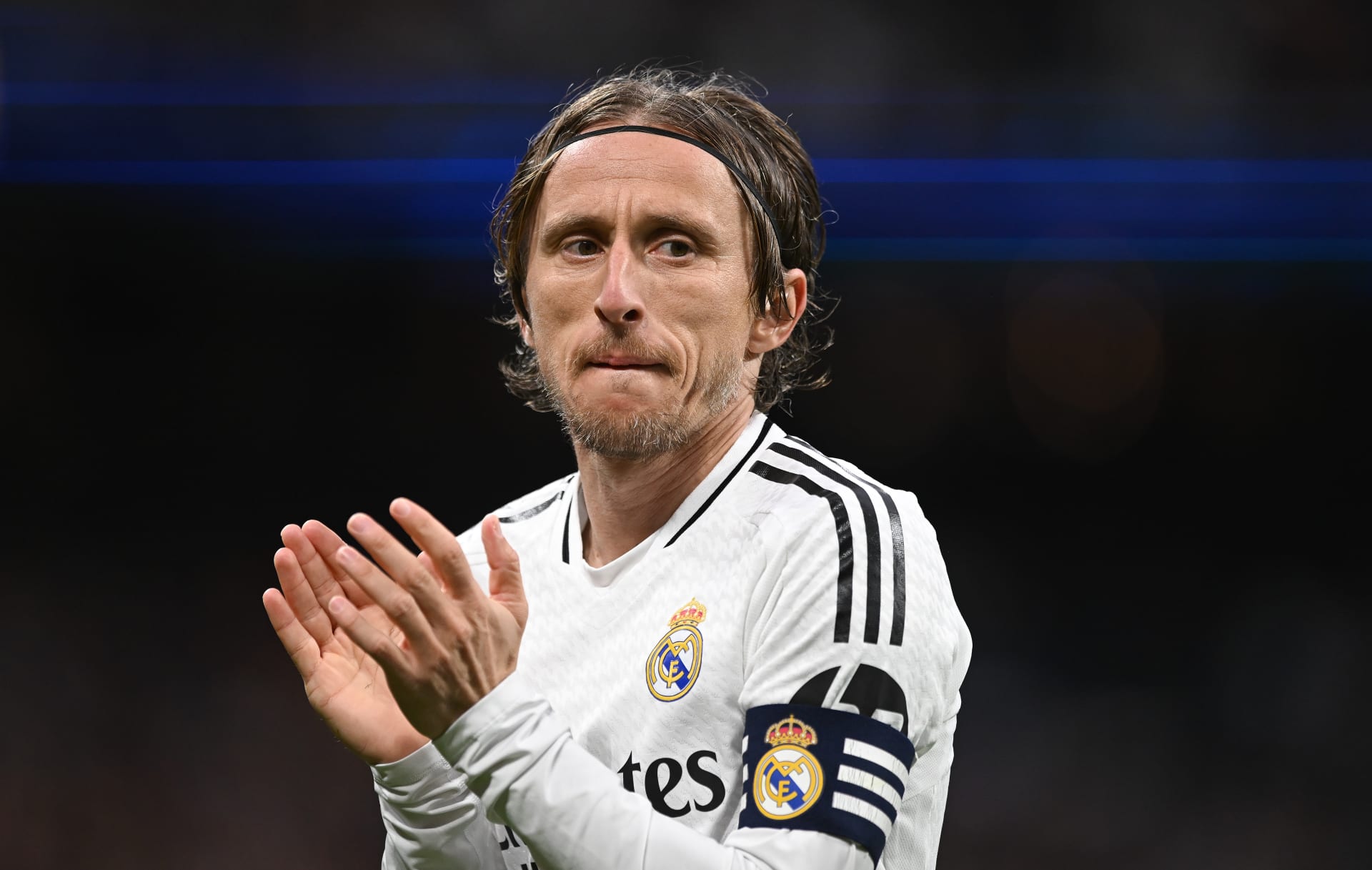 وداع أسطوري: مودريتش يختتم رحلته التاريخية مع ريال مدريد بعد مسيرة حافلة بالألقاب