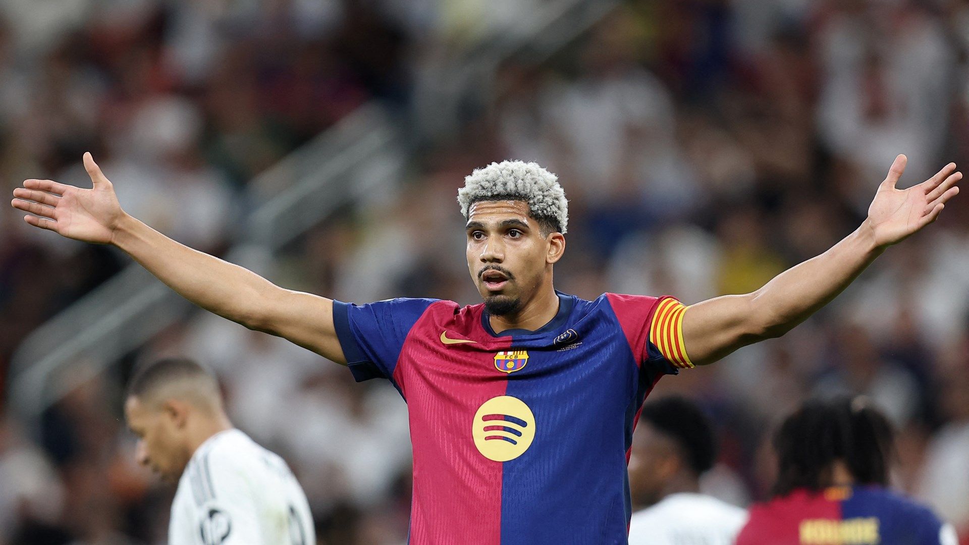 أيام أراوخو المعدودة: هل ينجو برشلونة من صدمة "الشرط السري"؟