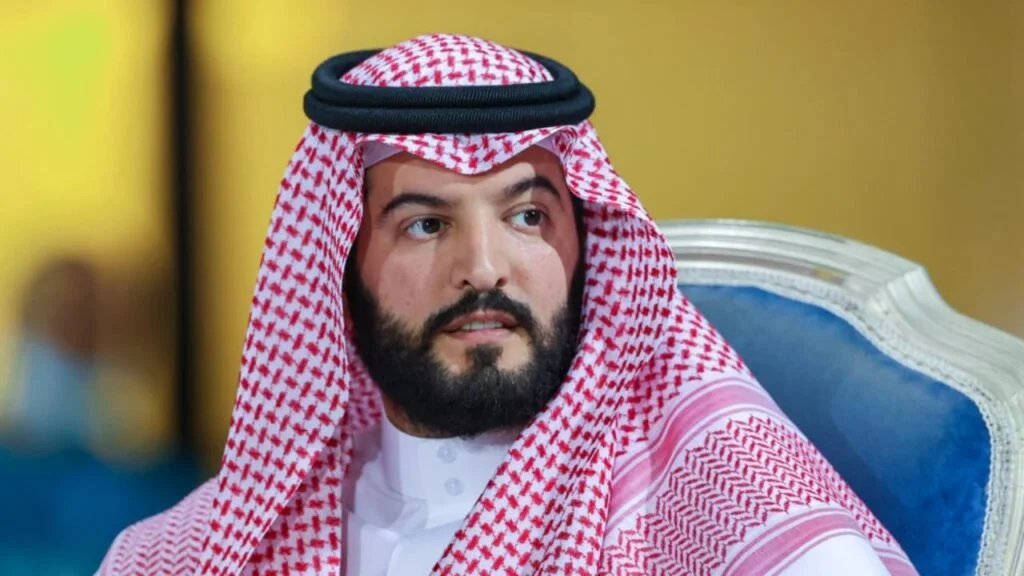 هل يتولى فهد بن نافل قيادة مفاوضات أندية الصندوق مع النجوم الأجانب؟