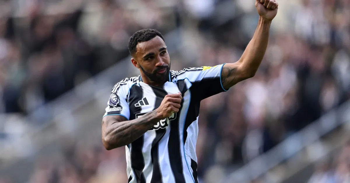 نيوكاسل يعلن رحيل مهاجمه رسميًا